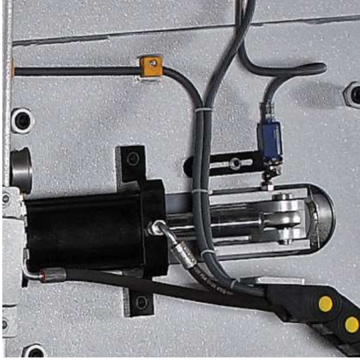 Двухколонный ленточнопильный станок CSM 850x1000 Cuteral